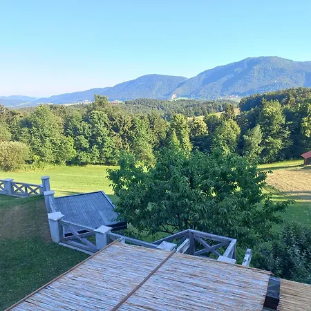 Apartmaji Pri Handelcanih,