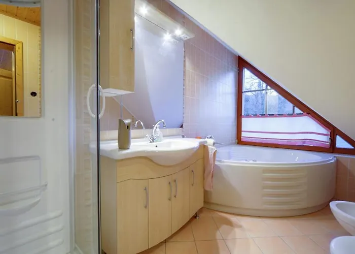 Apartmaji Pri Handelcanih,